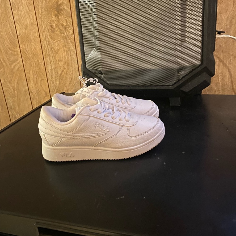 Lil girl/boy All white files